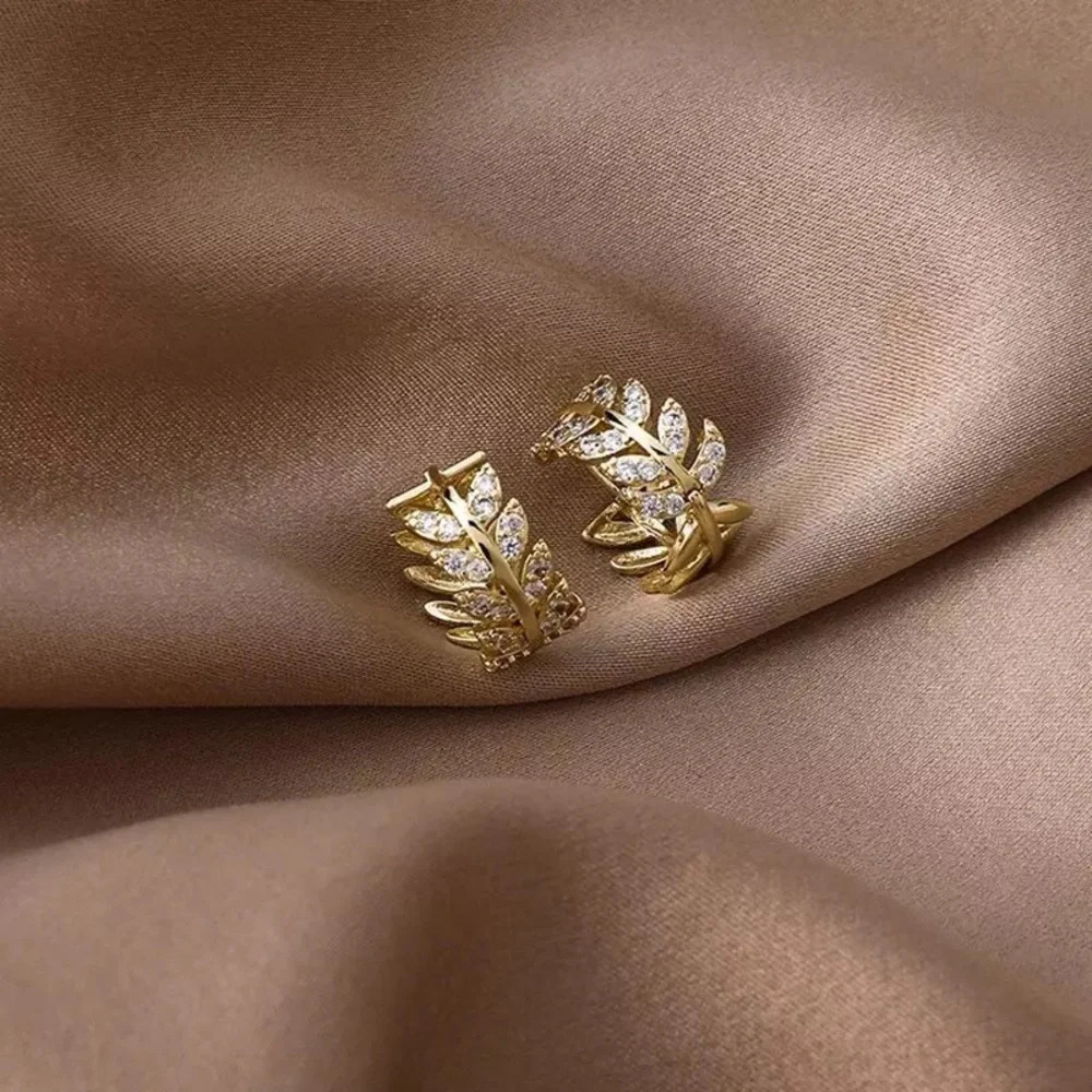 “Eden” Leaf Hoop Diamond Gold Elegant Dainty Circle Casual/Formal Gift Earrings - Picture 1 of 6